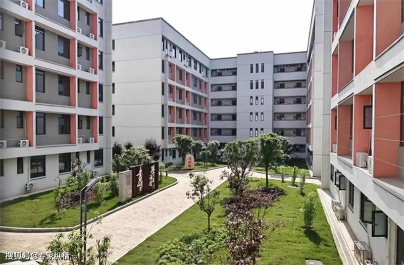 长沙市金秋方舟高级中学复读可以走读吗